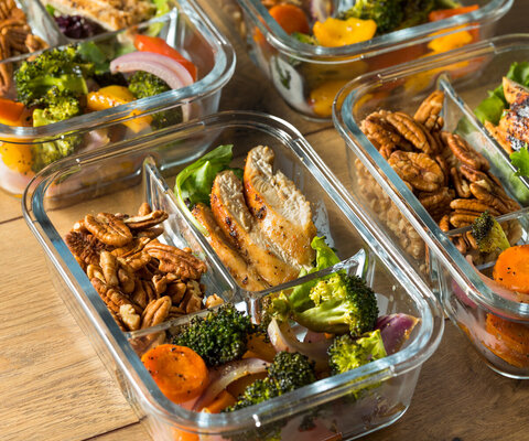 Homemade,Keto,Chicken,Meal,Prep,With,Veggies,In,A,Container