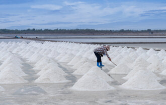 Landscape,Of,Sea,Salt,Piles,Pyramid,For,Harvest,In,Salt