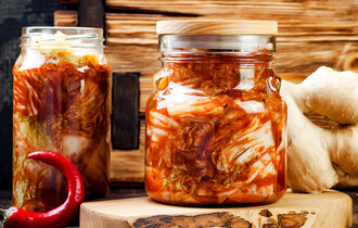 Einweckgläser mit Kimchi